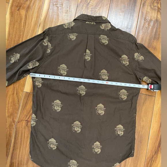 Filson brown button down men's M 5-oz woven Smokey Bear graphic print rare - Picture 6 of 7